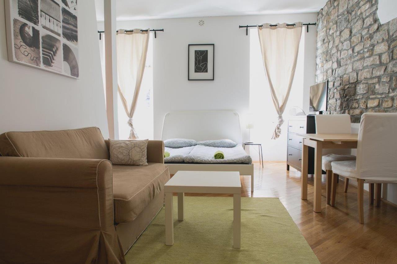 Apartments Artemus Music Piran Buitenkant foto